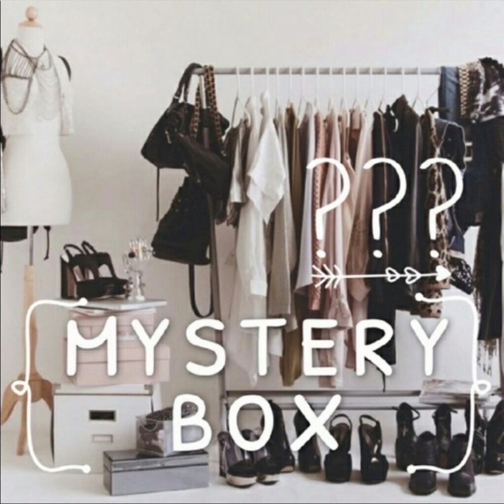 ❌MOVING SALE❌🌸GIVE BACK WOMAN MYSTERY BOX-SIZE